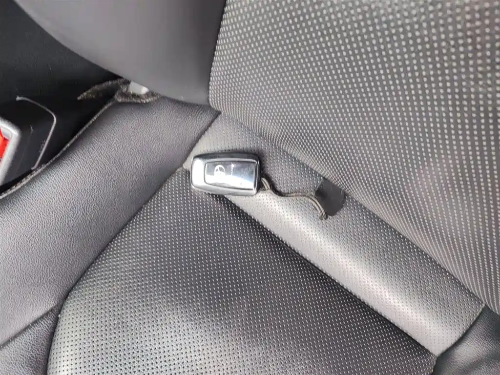 Toyota Camry 2018 — фото 12