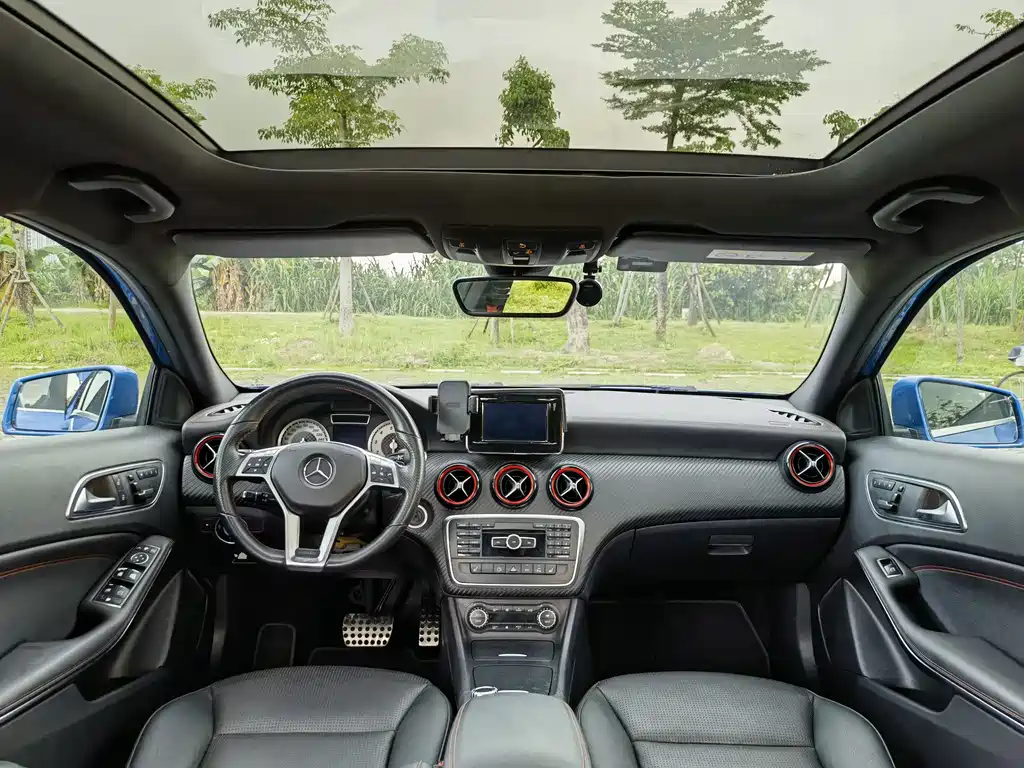 Mercedes-Benz A-Class 2014 — фото 11