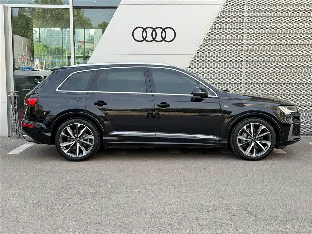 Audi Q7 2020 — фото 3