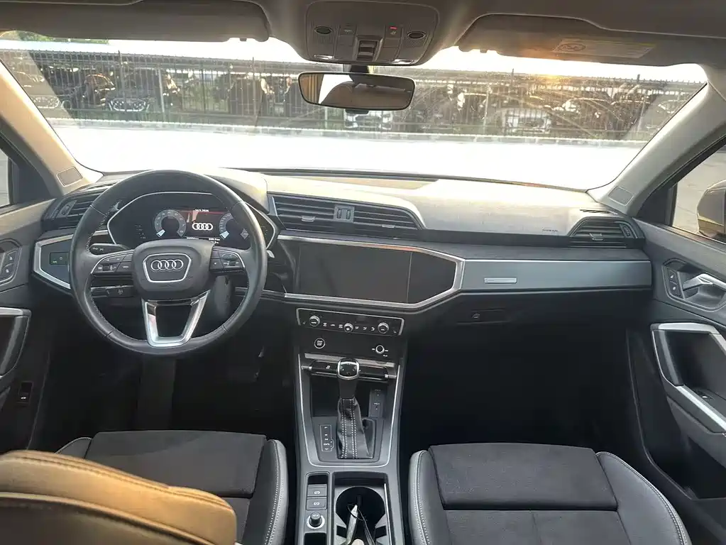 Audi Q3 2022 — фото 14