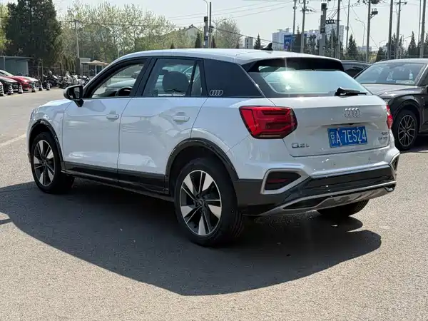 Audi Q2L 2024