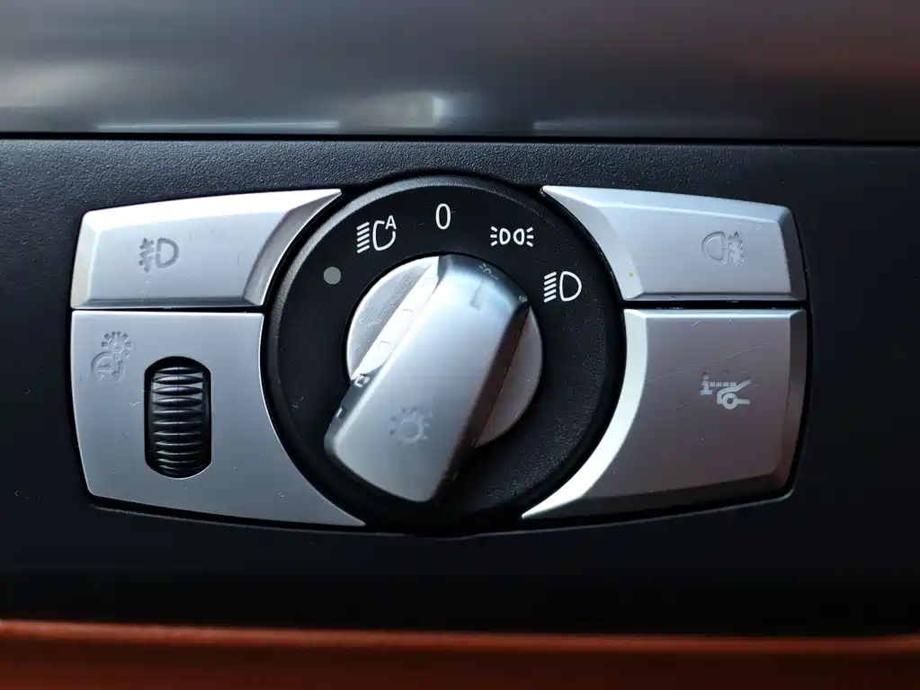 BMW X6 M 2012 — фото 16