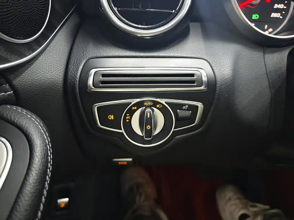 Mercedes-Benz C-Class 2019 — фото 13