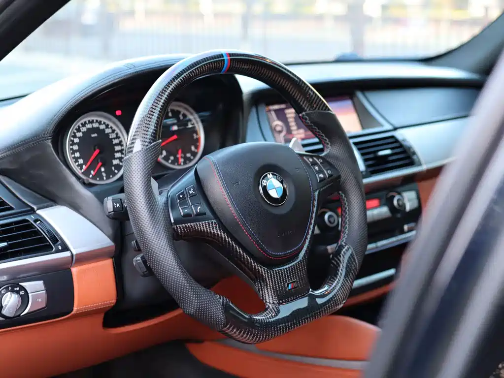 BMW X6 M 2012 — фото 17