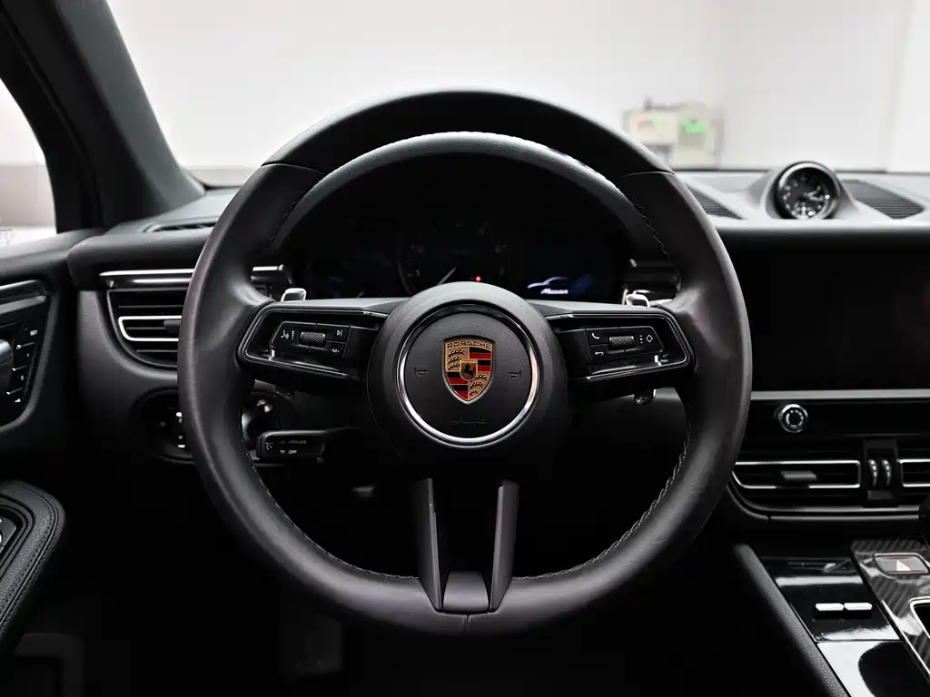 Porsche Macan 2023 — фото 11