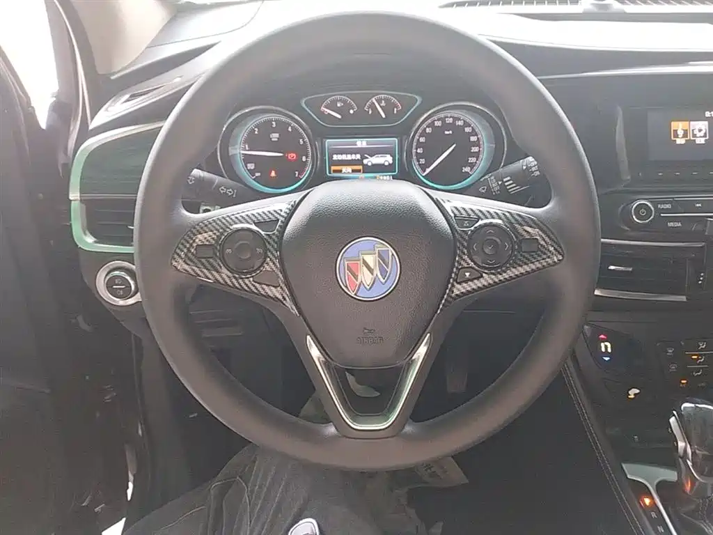 Buick Envision Plus 2016 — фото 11
