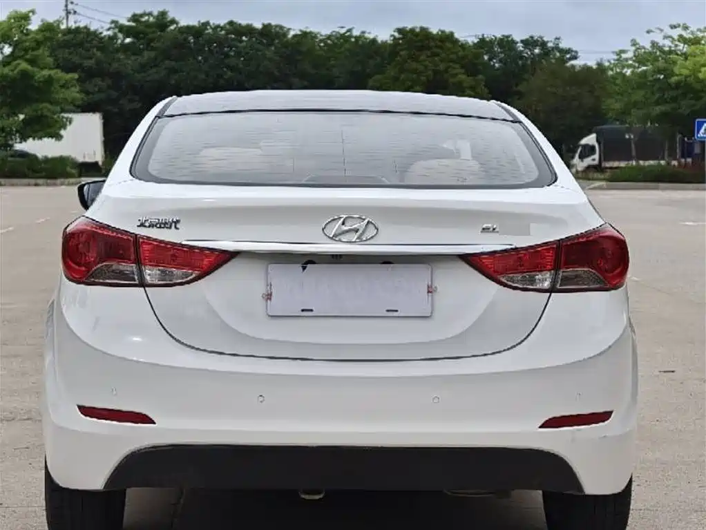 Hyundai Elantra Langdong 2015 — фото 4
