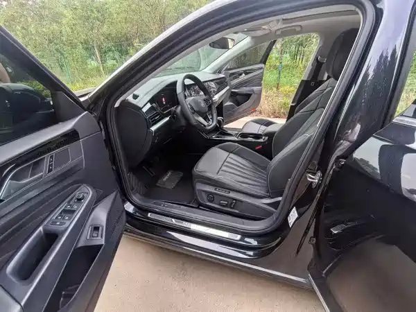 Volkswagen Passat 2023