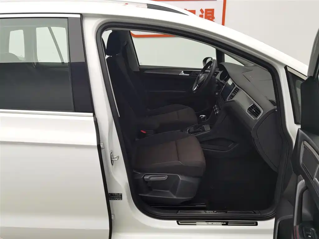 Volkswagen Golf Sportsvan 2018 — фото 23