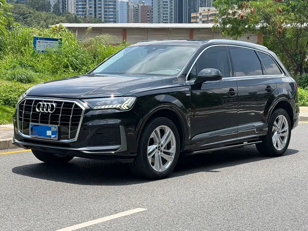 Audi Q7 2024 — фото 1