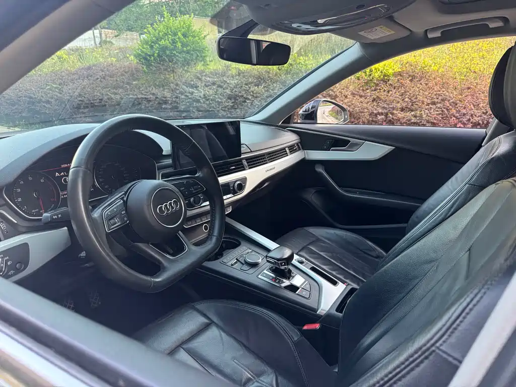 Audi A4L 2019