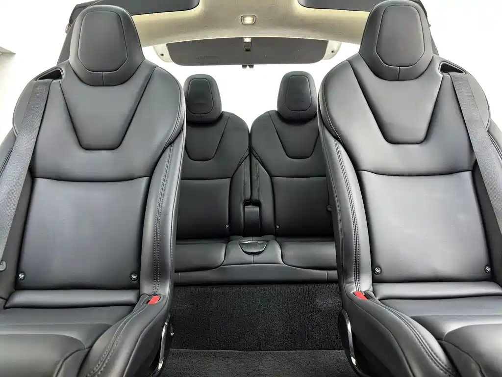 Tesla Model X 2019 — фото 9