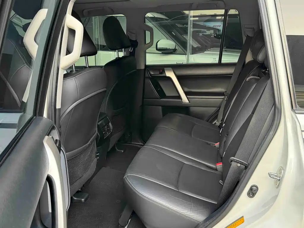 Toyota Prado 2017 — фото 10