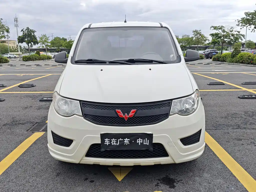 Wuling Hongguang 2017