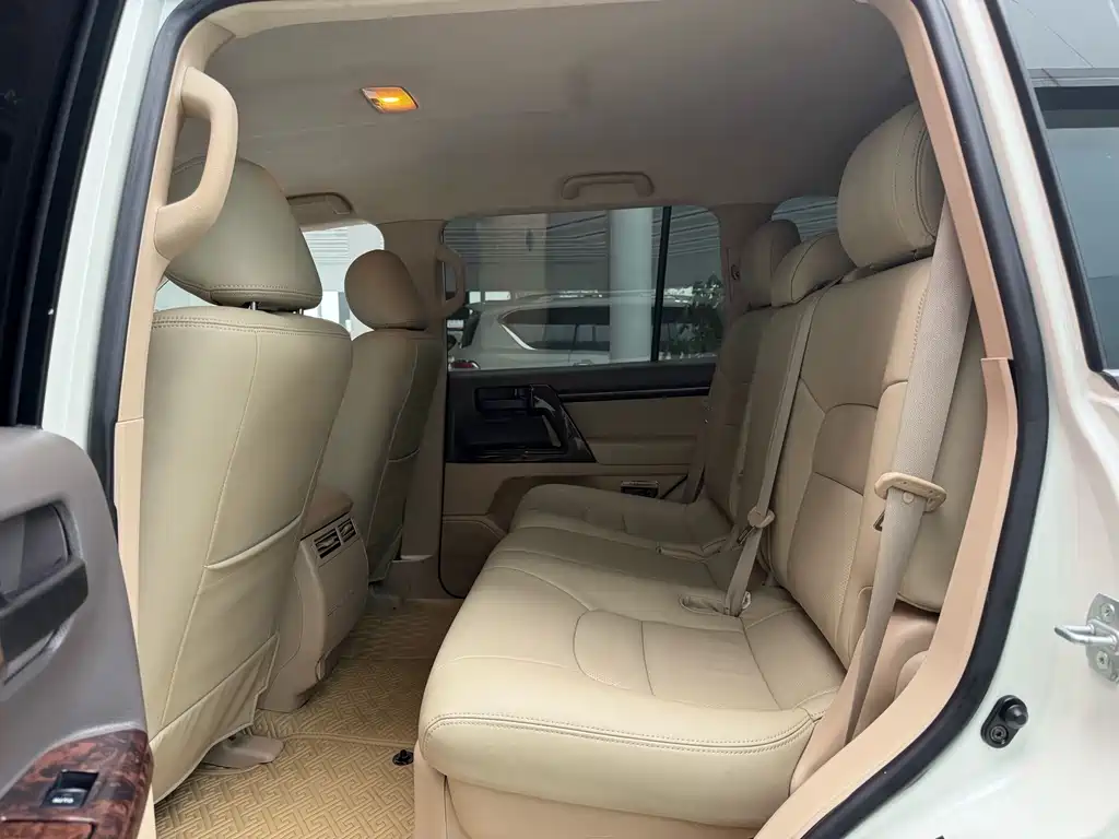 Toyota Land Cruiser 2016 — фото 14