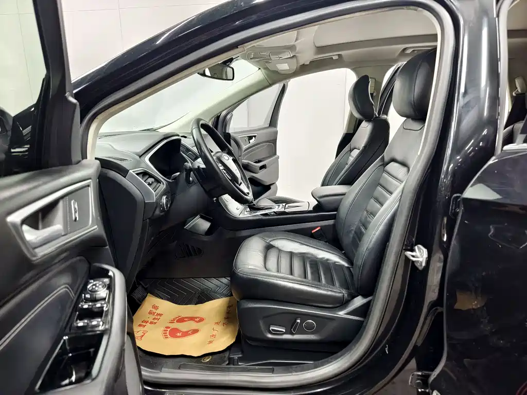 Ford Edge 2017 — фото 12