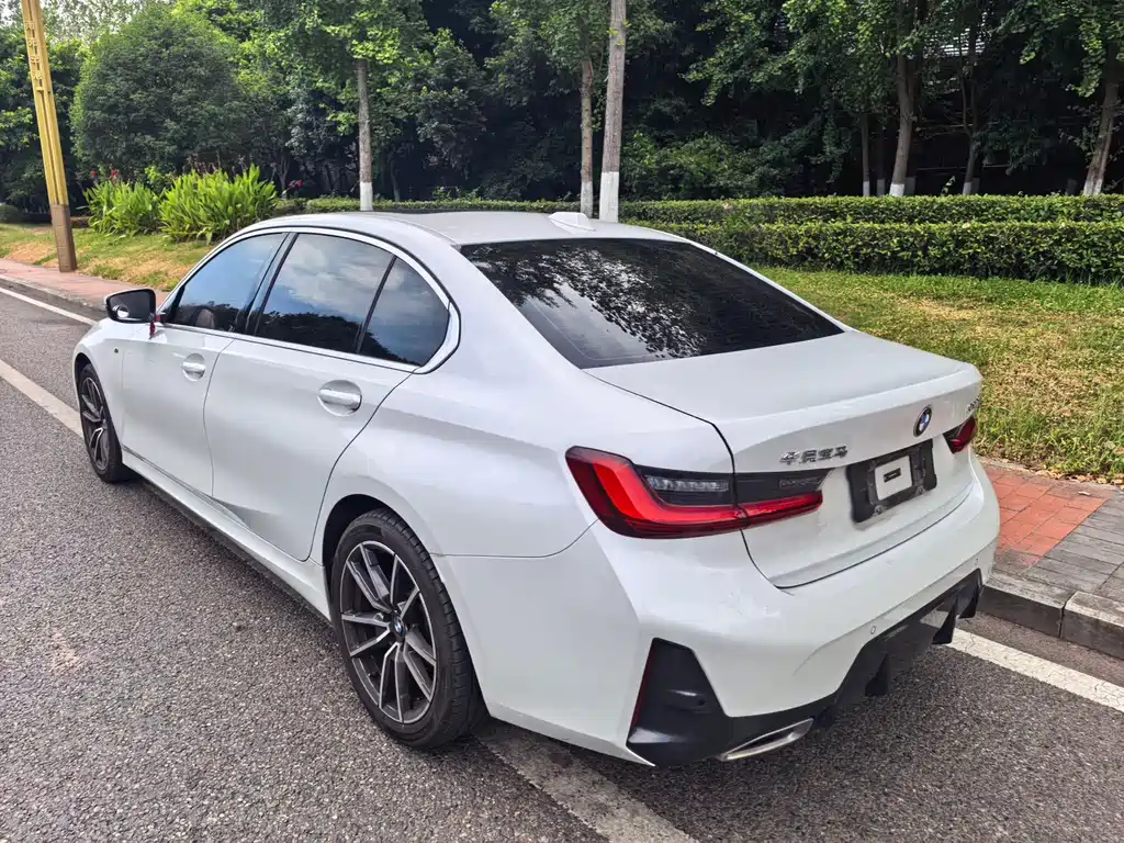 BMW 3 Series 2023 — фото 10
