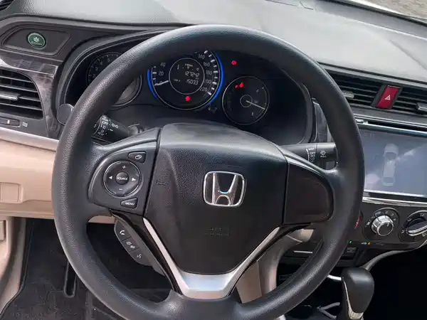 Honda Crider 2015
