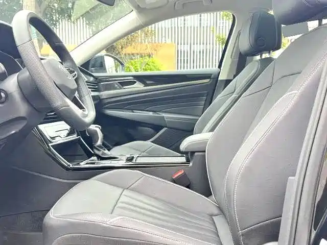 Volkswagen Passat 2023
