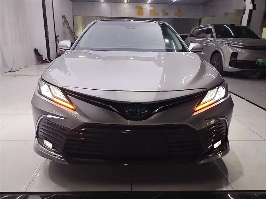 Toyota Camry 2022 — фото 3