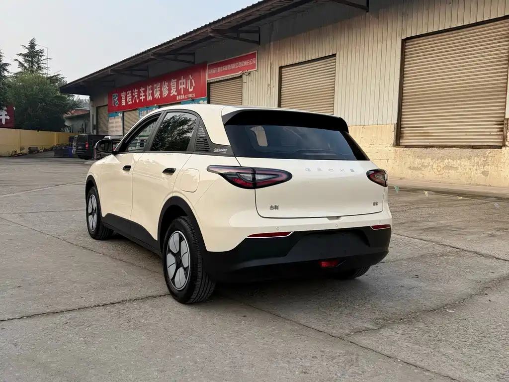 Geely Galaxy Starwish 2025 — фото 9