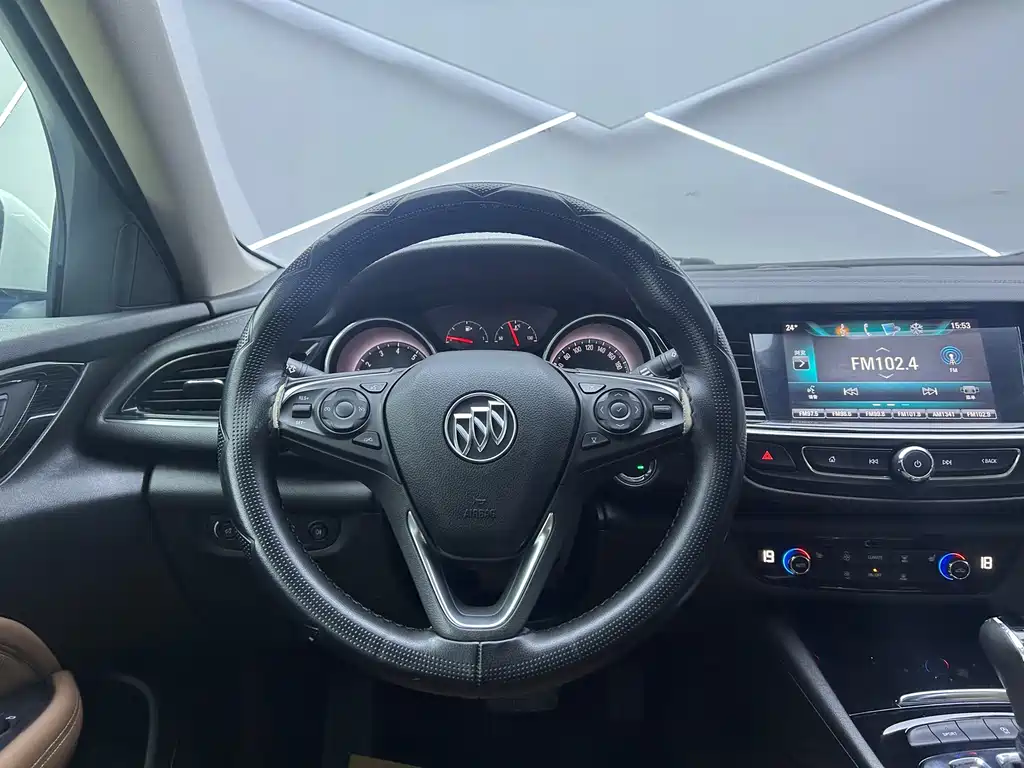 Buick Regal 2018 — фото 11