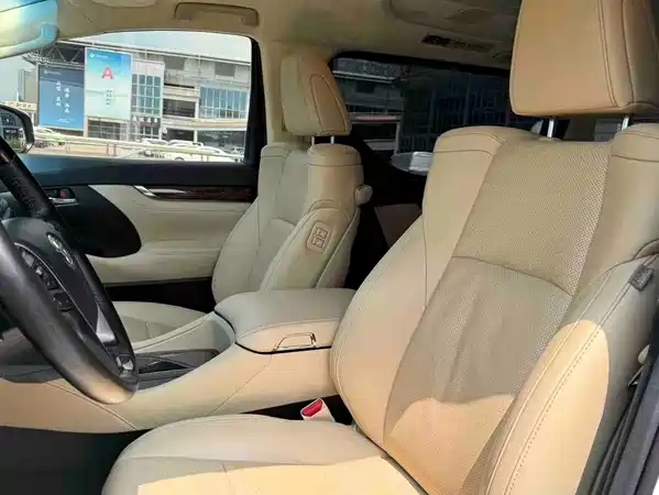 Toyota Alphard 2023