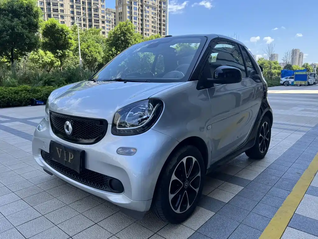 smart Fortwo 2017 — фото 1