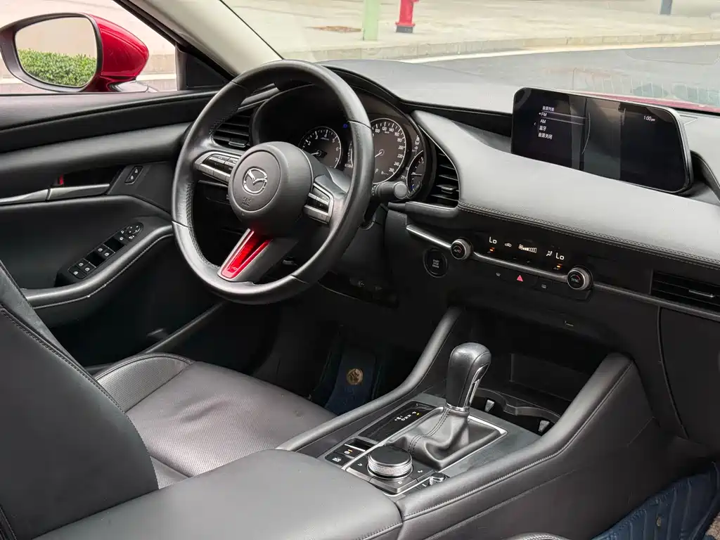 Mazda 3 Axela 2019 — фото 6