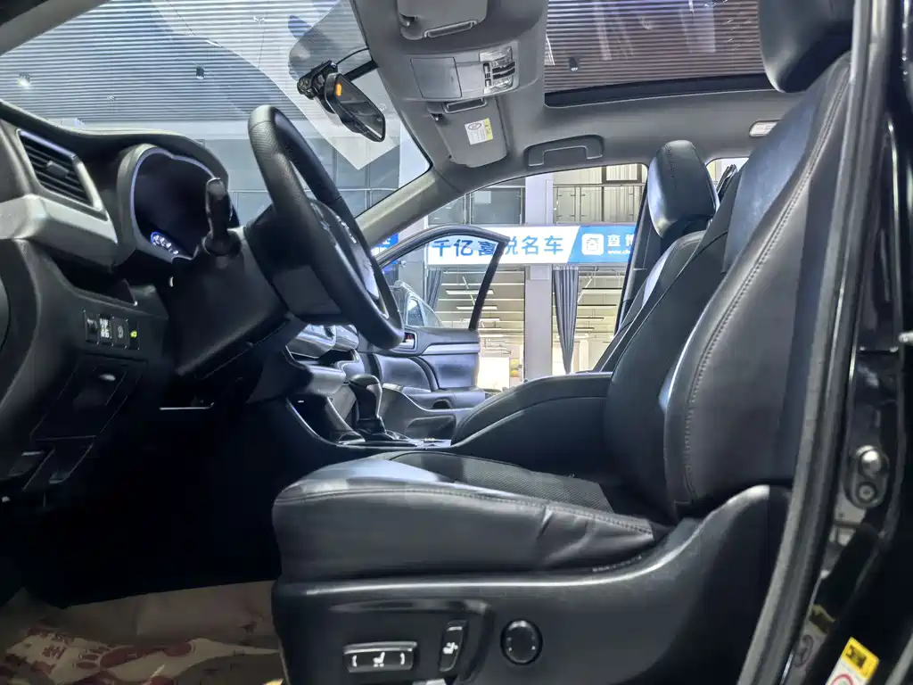 Toyota Highlander 2017 — фото 10