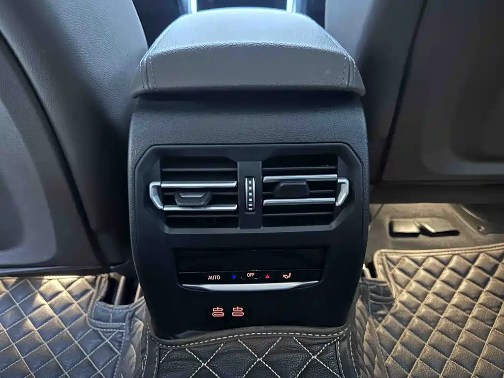 BMW 3 Series 2023 — фото 13