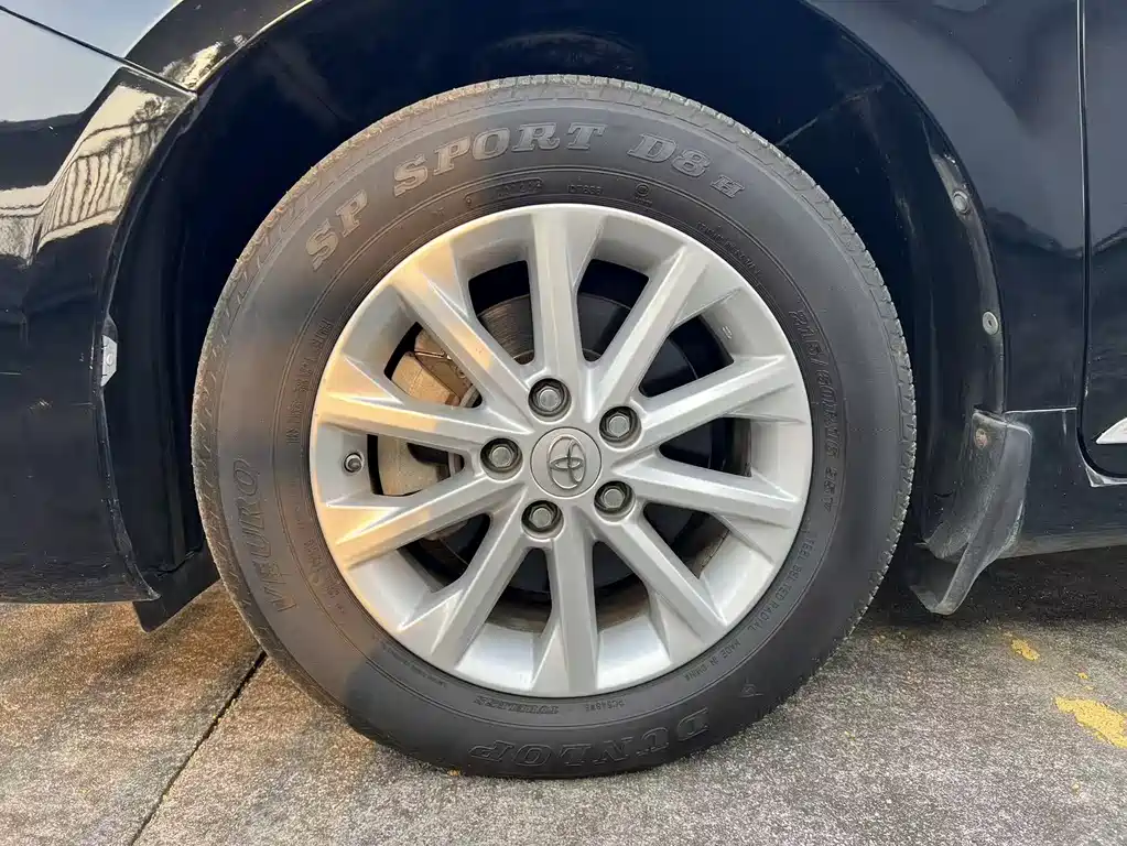 Toyota Camry 2015 — фото 15