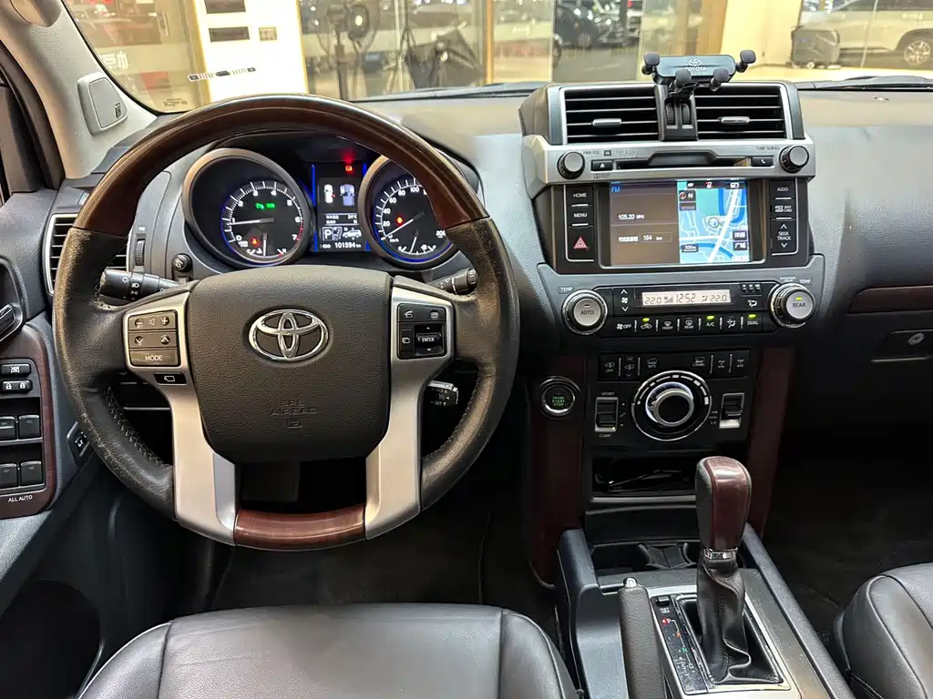 Toyota Prado 2015 — фото 14