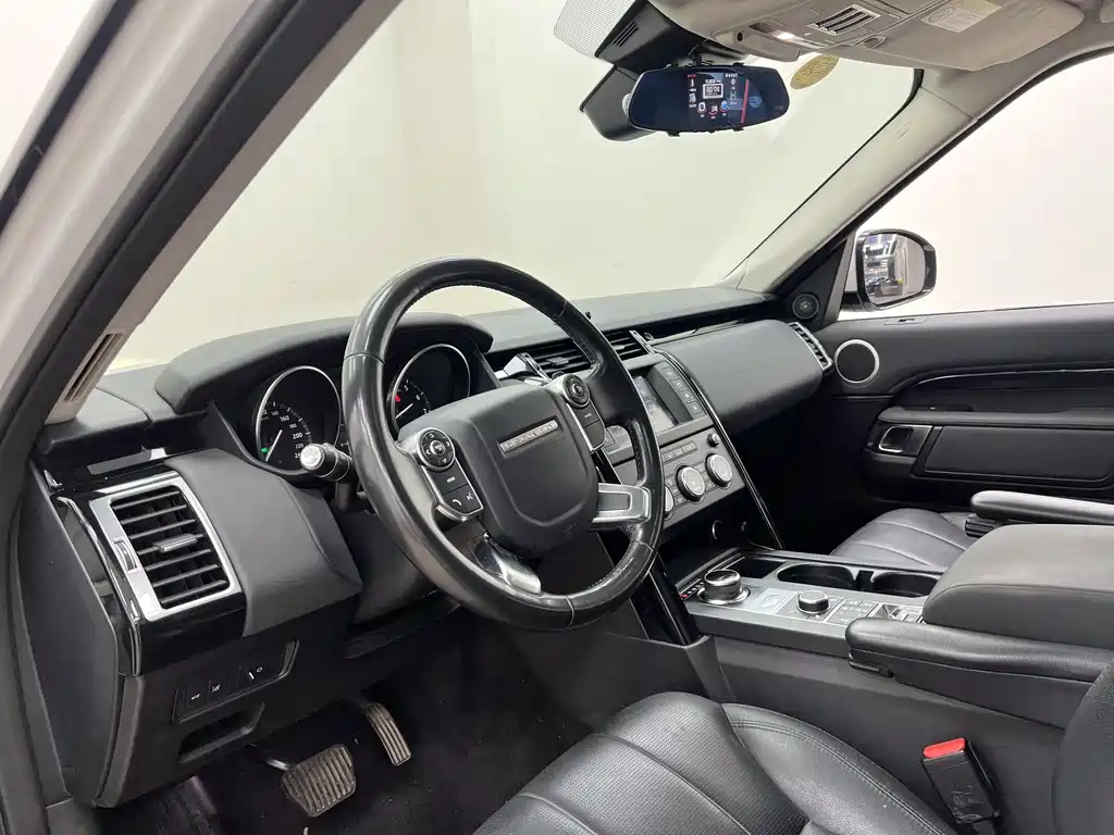 Land Rover Discovery 2017 — фото 15