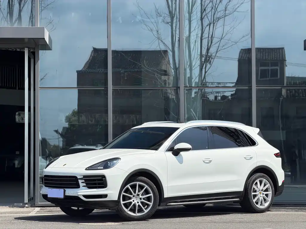Porsche Cayenne 2020 — фото 1