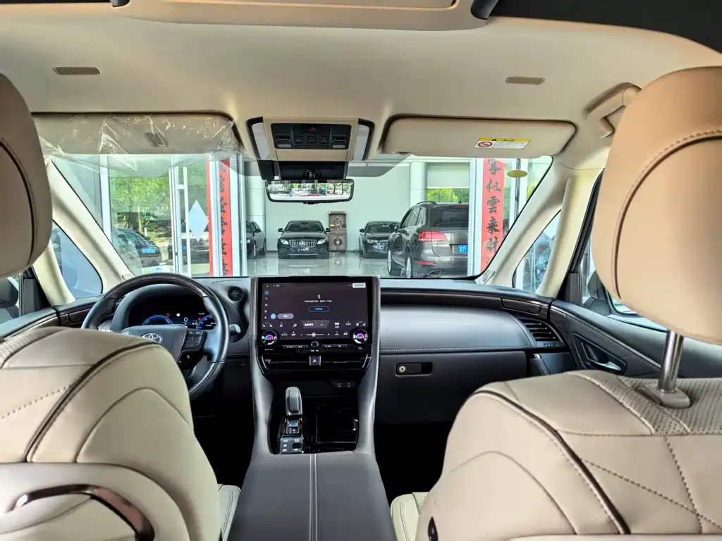 Toyota Alphard 2025 — фото 5
