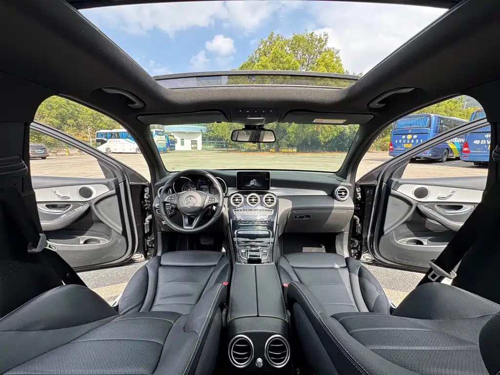 Mercedes-Benz GLC 2017 — фото 11