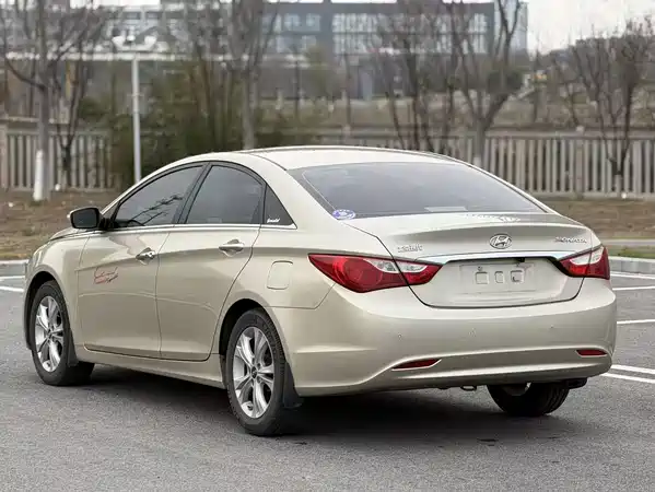 Hyundai Sonata 2012