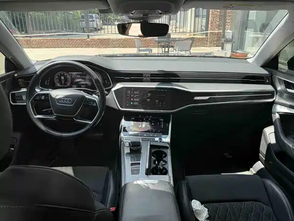 Audi A7L 2024
