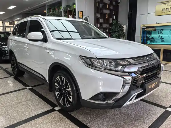 Mitsubishi Outlander 2021