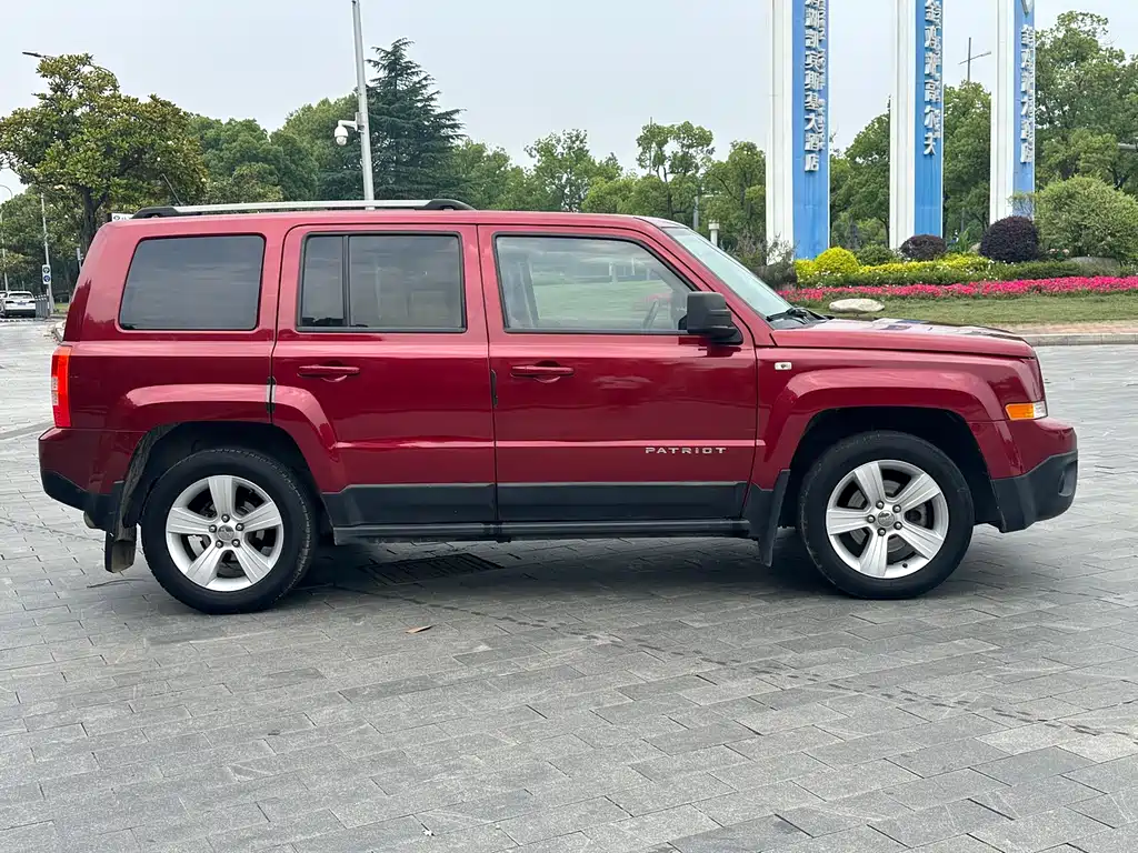 Jeep Patriot 2014 — фото 8