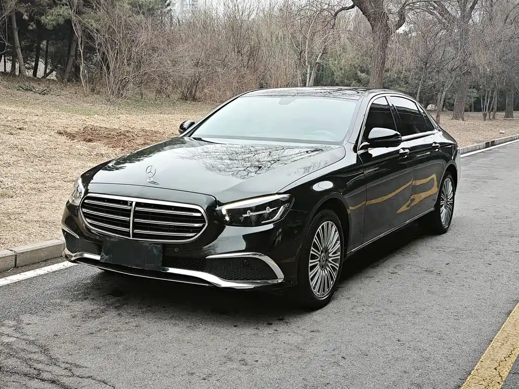 Mercedes-Benz E-Class 2022 — фото 1