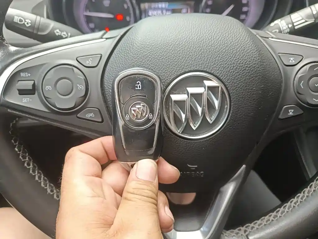 Buick Envision Plus 2020 — фото 9