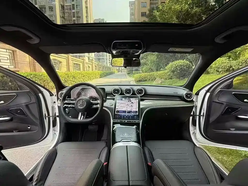 Mercedes-Benz C-Class 2023 — фото 8