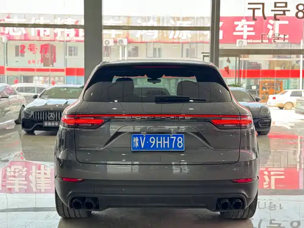 Porsche Cayenne 2022