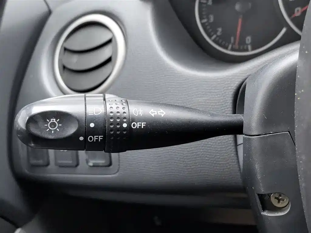 Suzuki Swift 2015 — фото 21