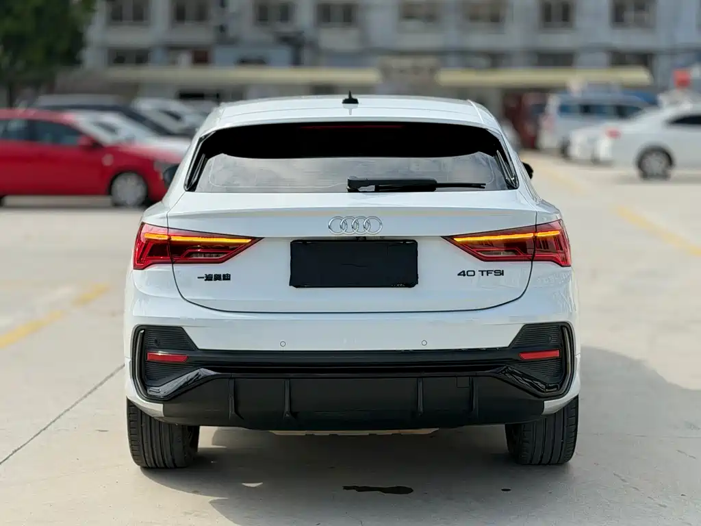 Audi Q3 Sportback 2023 — фото 6