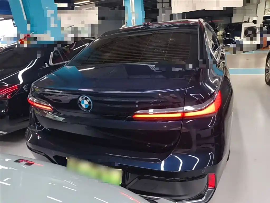 BMW i7 2024 — фото 6