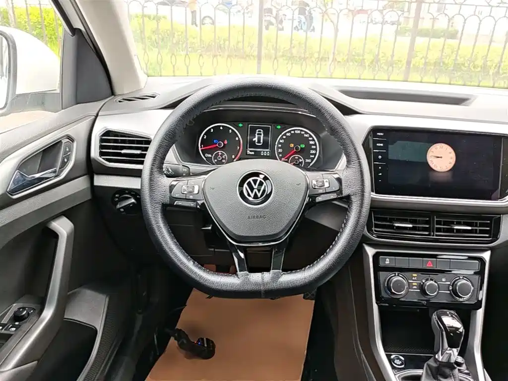 Volkswagen T-Cross 2021 — фото 11
