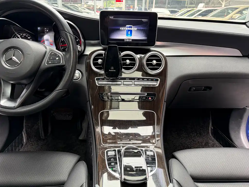 Mercedes-Benz GLC 2018 — фото 14